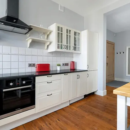 Bright Slupecka With Parking In By Renters * Posen