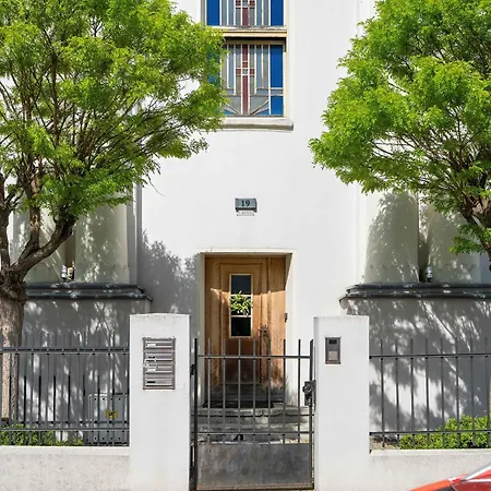 Bright Slupecka With Parking In By Renters * Posen