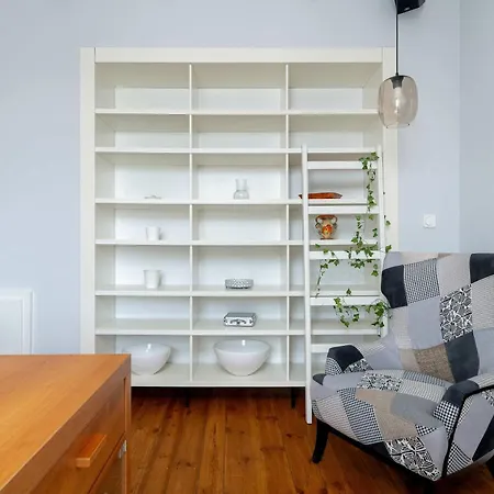 Bright Slupecka With Parking In By Renters 波兹南